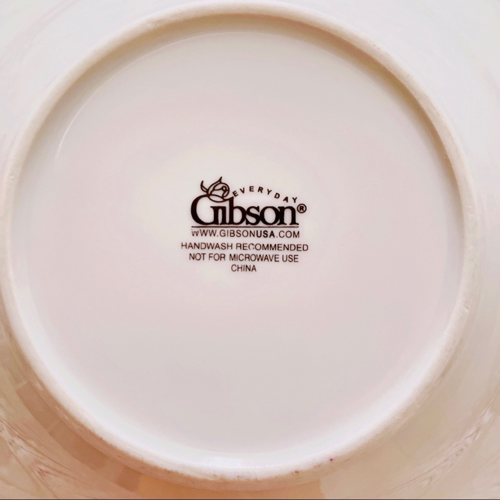 Porcelain Plate With Gold Rim - Picture 6 of 7
